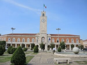 Palazzo Comunale di Latina — Frezzotti’s Civic Tower on Piazza del Popolo (1932-33)