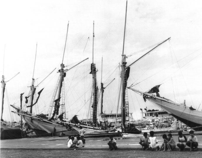 Pinisi boatbuilding — Makassar
