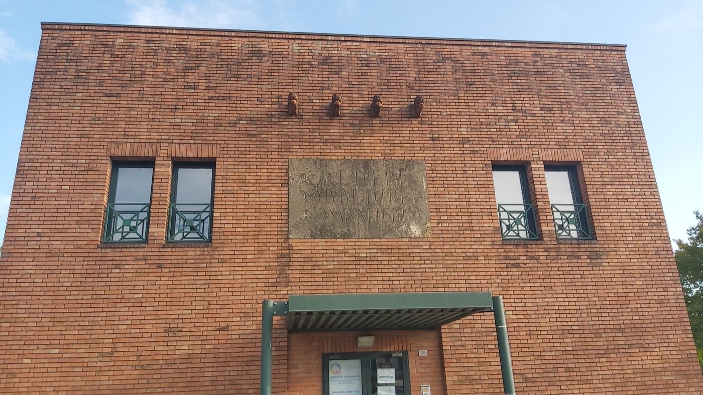 Ex Casa del Fascio — Rubano (Quirino De Giorgio, 1937–1939) — The main facade, with the entrance canopy below the inscription.