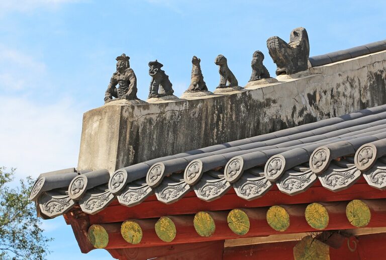 UNESCO World Heritage Sites Near Jongmyo Shrine: Asia’s Longest Wooden Hall, the 600-Year Ritual of Feeding Dead Kings and the Confucian Ancestor Tablets That Still Receive Offerings Once a Year