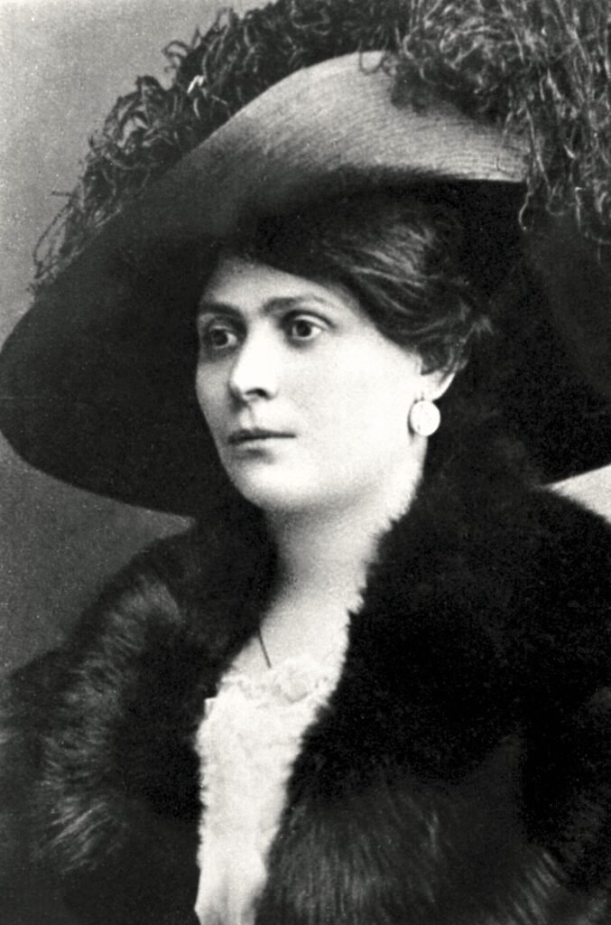Luisa Spagnoli: Twentieth-Century Italian Fashion and Chocolate Pioneer