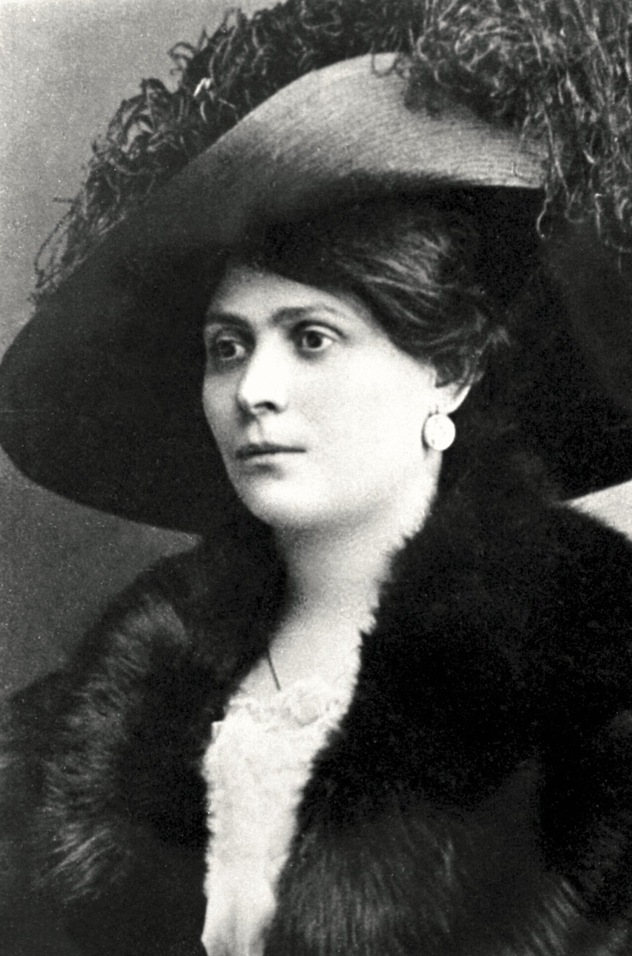 Luisa Spagnoli: Twentieth-Century Italian Fashion and Chocolate Pioneer