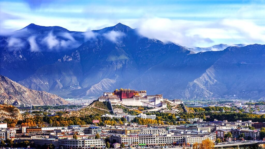 UNESCO World Heritage Sites Near Lhasa: the Potala Palace, Jokhang Temple and Tashilhunpo Monastery UNESCO World Heritage Sites Near Lhasa: the Potala Palace, Jokhang Temple and Tashilhunpo Monastery