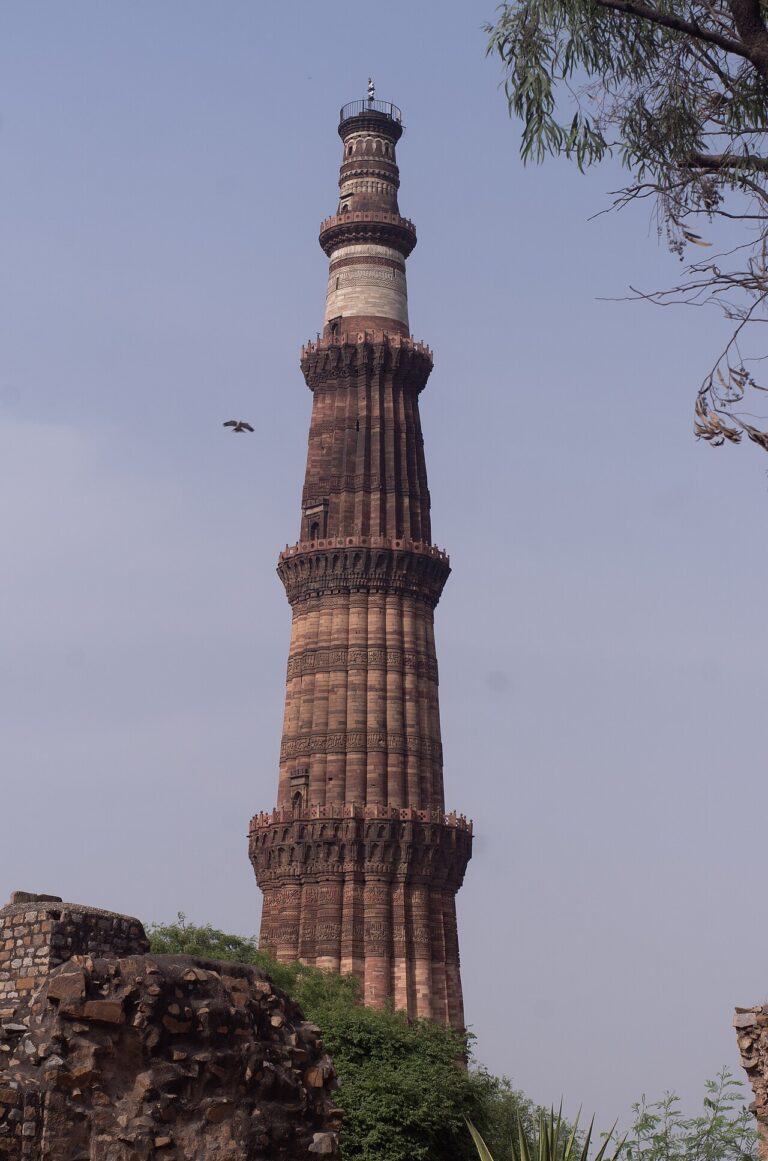 UNESCO World Heritage Sites Near Qutb Minar: Delhi’s 72-Metre Minaret Built in 1193, the 1,600-Year-Old Iron Column That Never Rusts and the First Mosque in India After the Islamic Conquest
