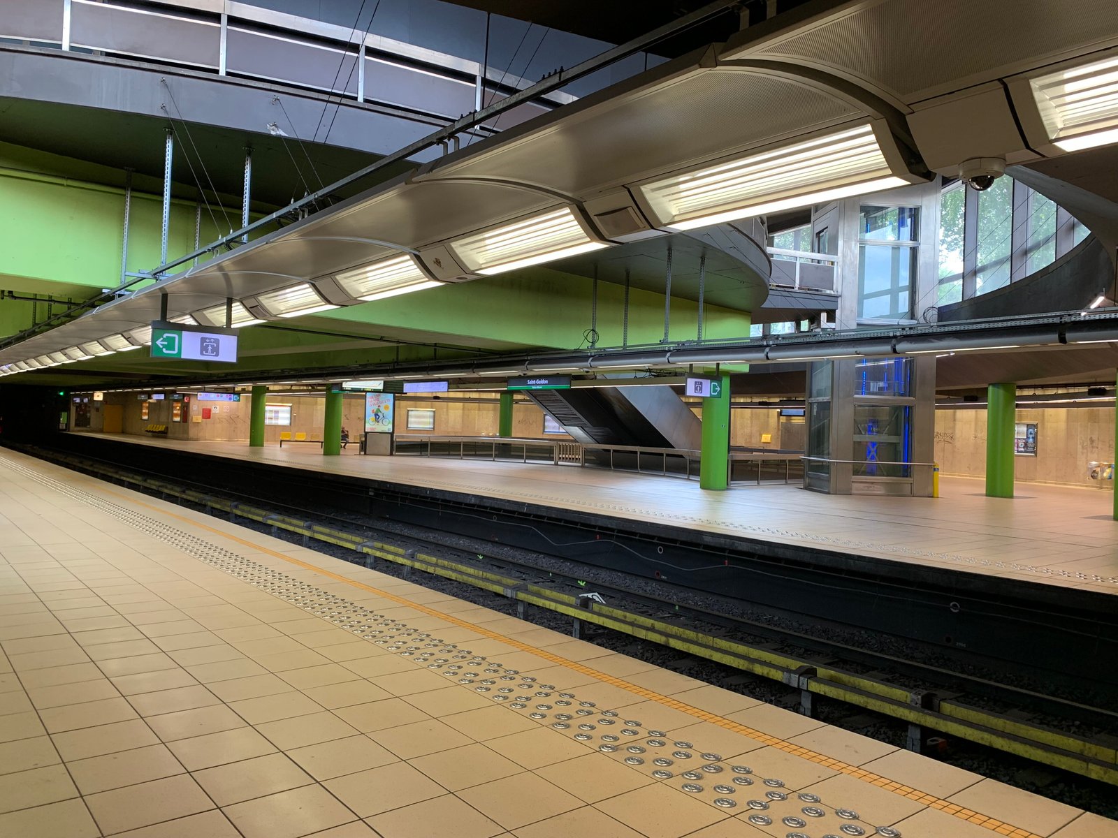 Saint-Guidon metro station — view Saint-Guidon metro station — view