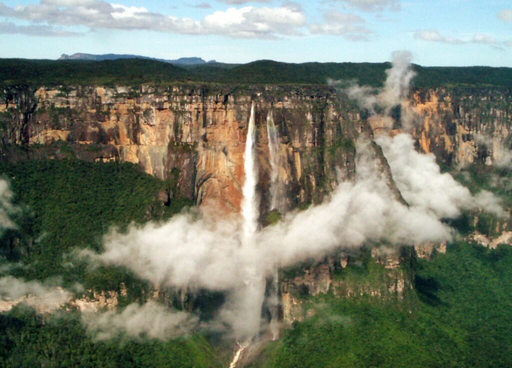 UNESCO World Heritage Sites Near Caracas: Canaima National Park and the La Guaira Colonial Port