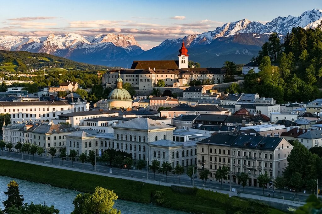 UNESCO World Heritage Sites Near Salzburg: the Historic Centre, Hallstatt-Dachstein and the Wachau