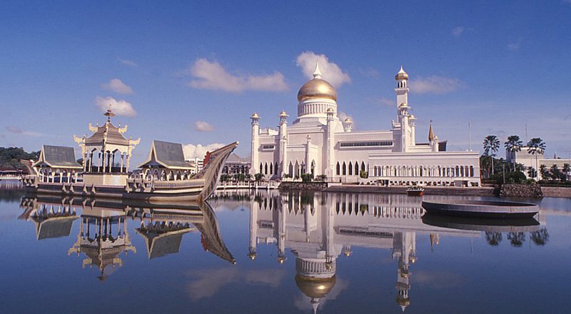 UNESCO World Heritage Sites Near Bandar Seri Begawan: Gunung Mulu and Kinabalu National Parks