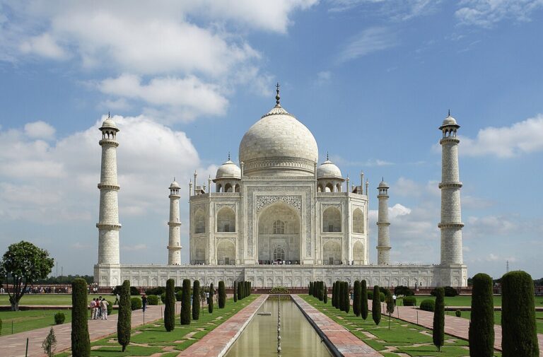 UNESCO World Heritage Sites Near the Taj Mahal: The Mausoleum That Took 20,000 Workers 21 Years to Build, the Emperor Imprisoned in View of His Wife’s Tomb and the Garden Designed to Represent Paradise