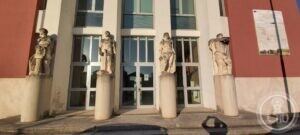 casa-del-balilla-pordenone-statue-furlan