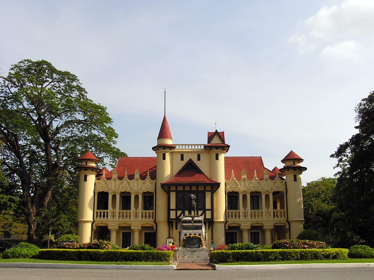 Sanam Chandra Palace — view Sanam Chandra Palace — view