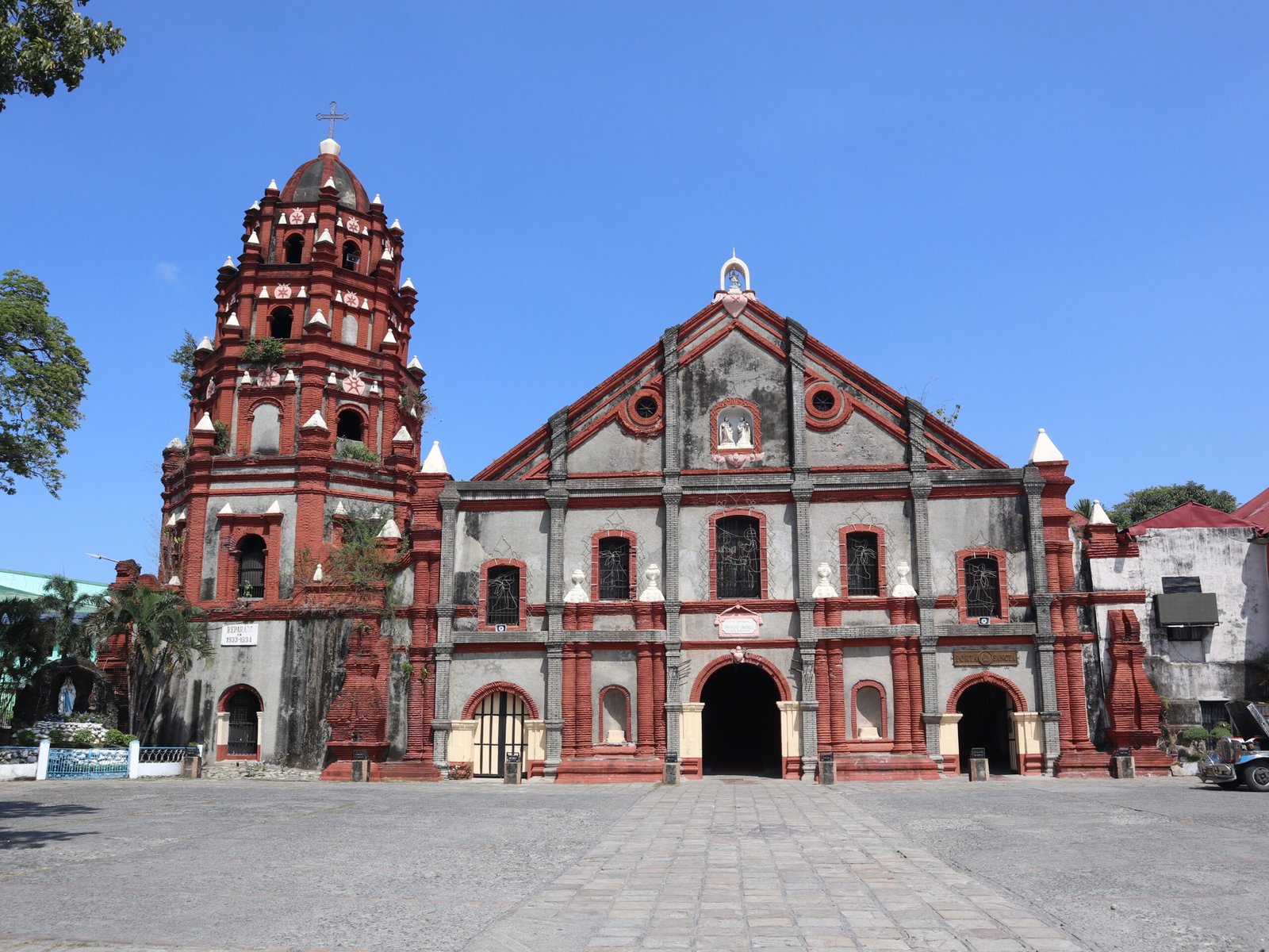 Saints Peter and Paul Parish Church (Calasiao) — view Saints Peter and Paul Parish Church (Calasiao) — view
