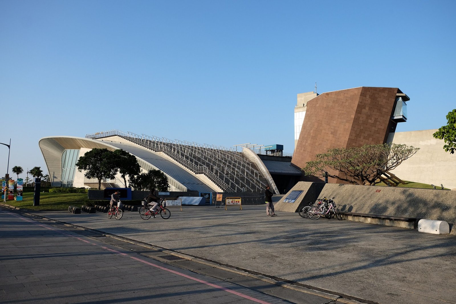 Shihsanhang Museum of Archaeology — view Shihsanhang Museum of Archaeology — view
