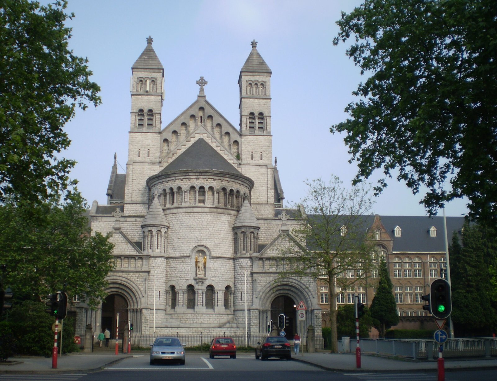 Church of St. John Berchmans, Etterbeek — view Church of St. John Berchmans, Etterbeek — view