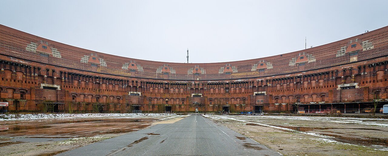 The inner courtyard of the Kongresshalle