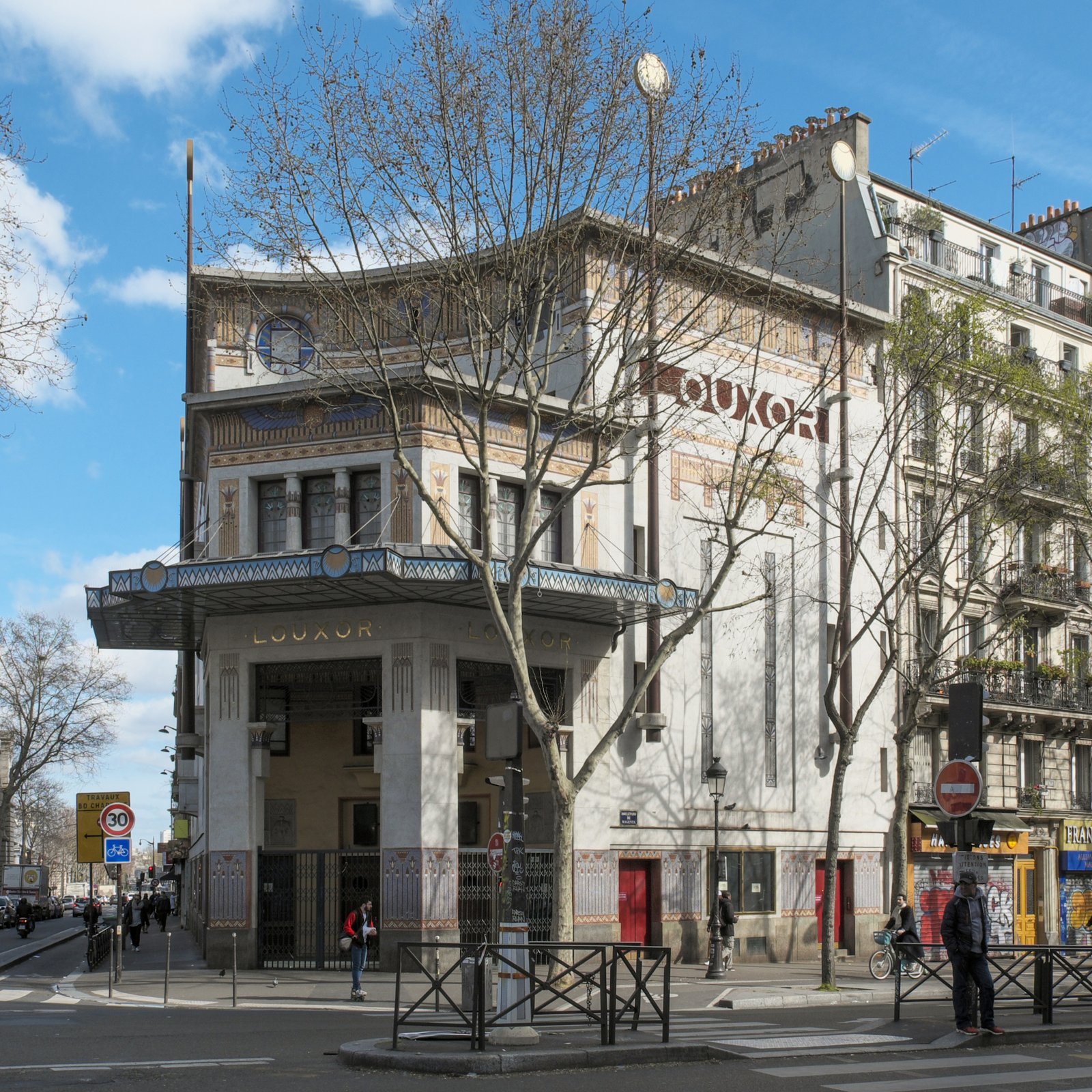 Le Louxor, Paris