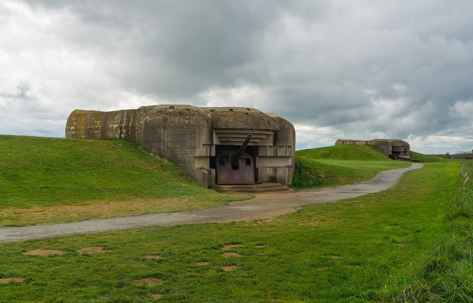 Longues-sur-Mer Battery (1943-44): Four Atlantic Wall Casemates, Their Original Guns, and the Contested Story of 6 June (Calvados, Normandy)