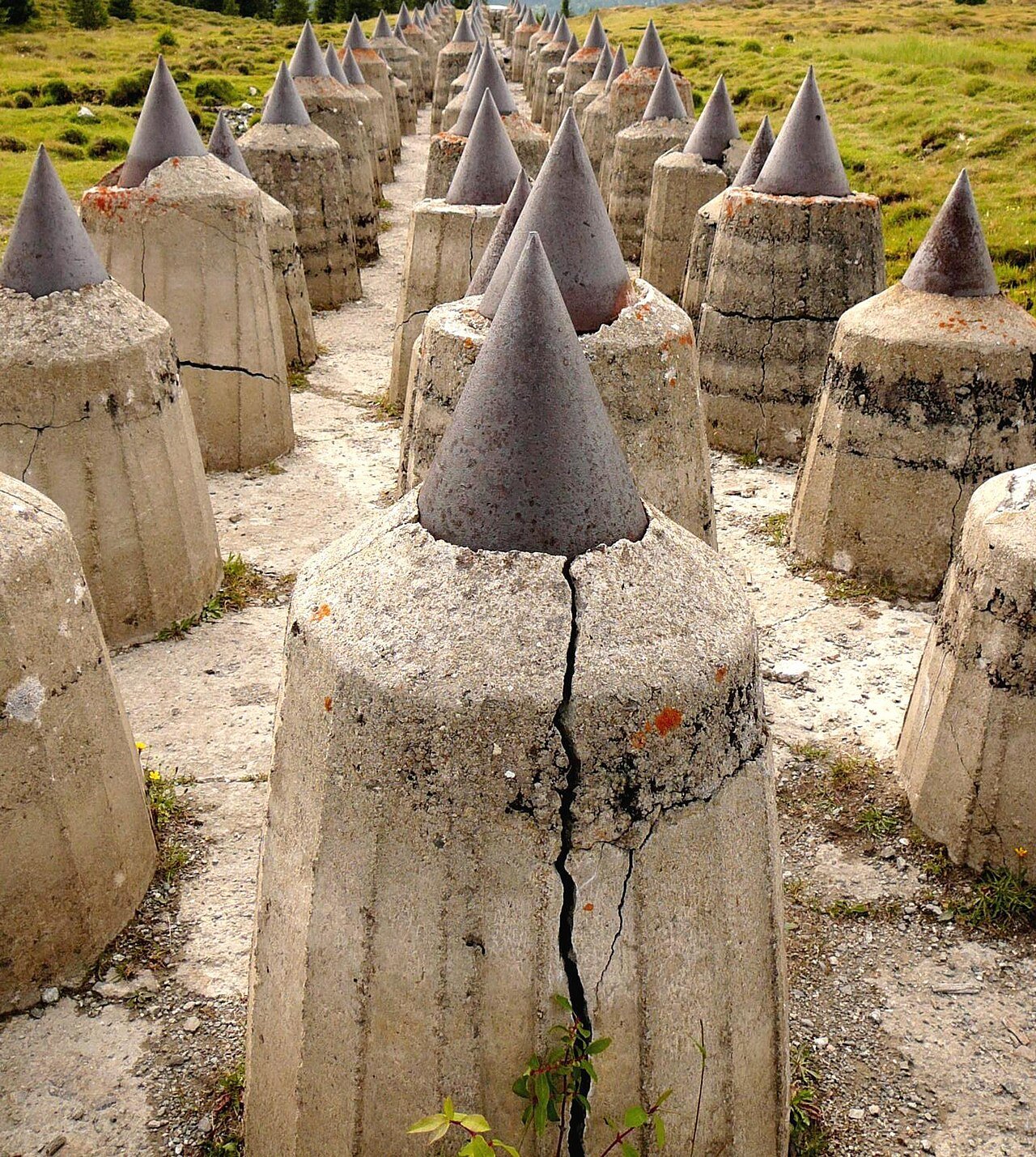 Plamort and the Resia Pass Alpine Wall (1938-43): The Dragon Teeth and Bunkers Italy Aimed at Its Own Ally (Curon Venosta, South Tyrol)