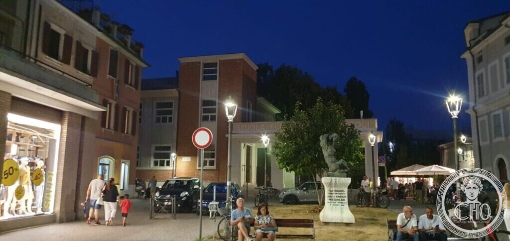 The square in front of the Pascoli school with Enrico Mazzolani's sculpture La Madre