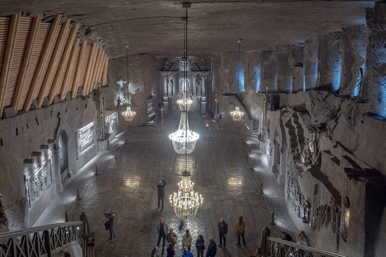 UNESCO World Heritage Sites Near the Wieliczka Salt Mine: The Underground Chapel Carved Over 67 Years, the Princess’s Ring Lost in Hungary and Found in Poland and 800 Years of Salt Beneath Kraków