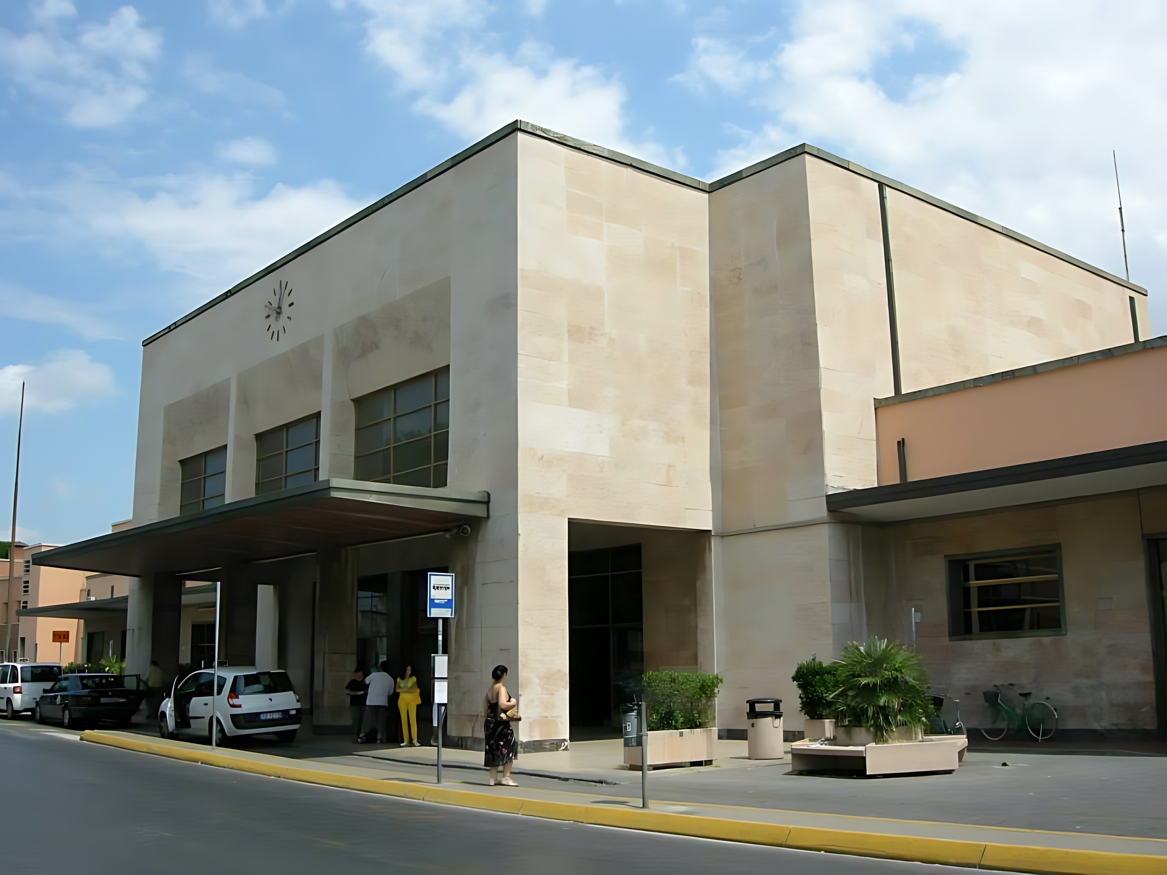 Viareggio Railway Station by Roberto Narducci Viareggio Railway Station by Roberto Narducci