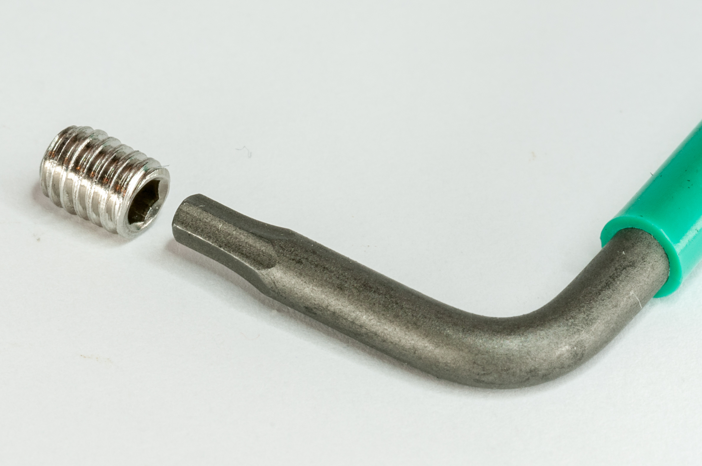 Precision Fasteners and Torque Tools in Mechanical Assembly