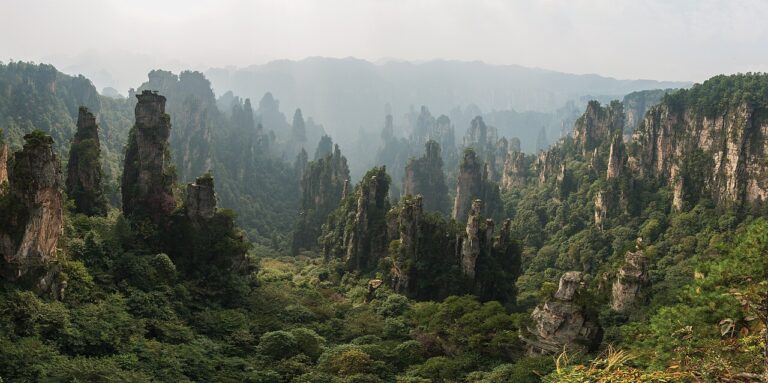 Wulingyuan Zhangjiajie Sandstone Pillars: Guide