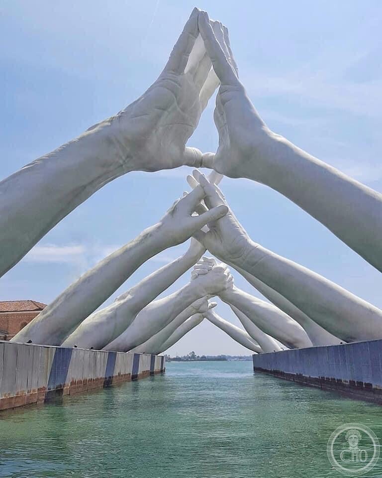 Building Bridges — Lorenzo Quinn’s Giant Hands Over the Arsenale Basin