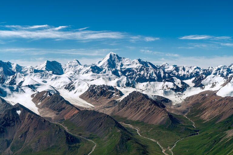 Xinjiang Tianshan Glacial Mountains: Travel Guide