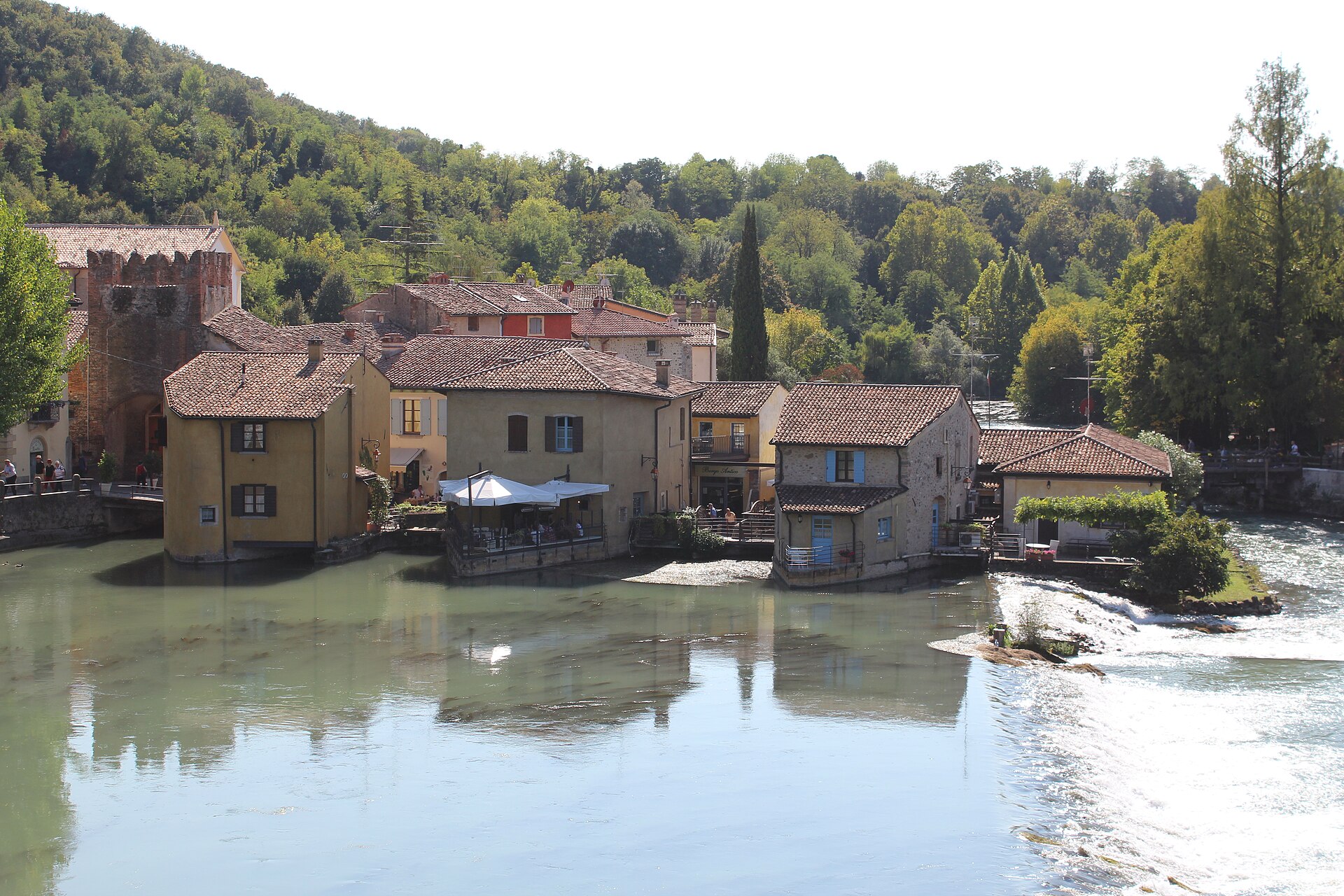 Borghetto — via Wikimedia Commons