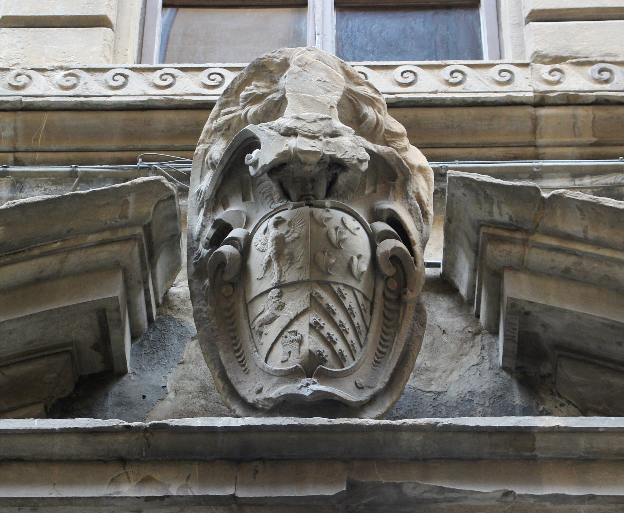 Monumental Coat of Arms at Borgo degli Albizi 26