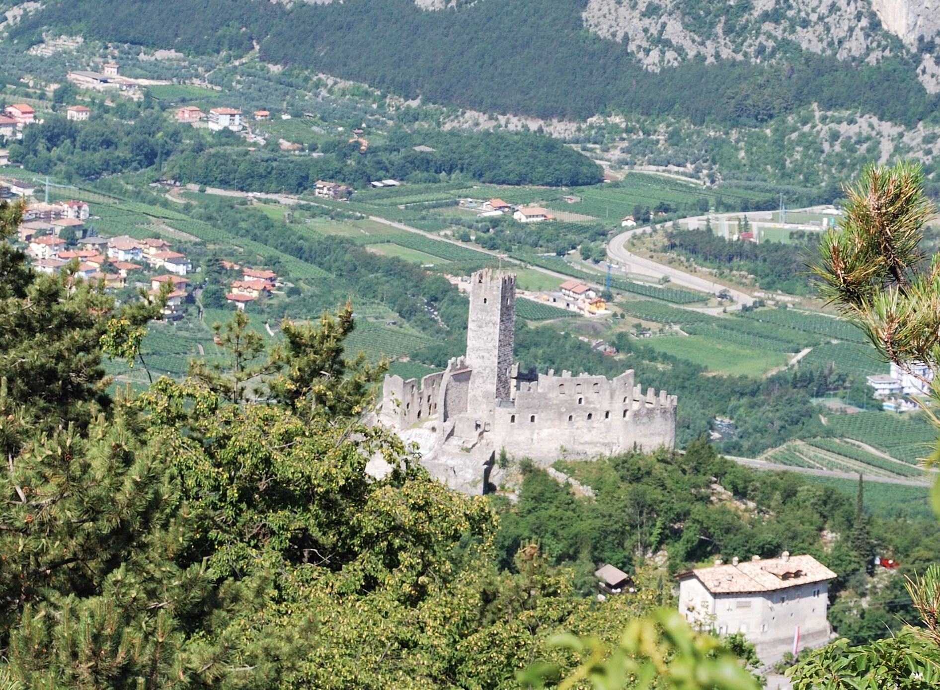 Castel Drena — via Wikimedia Commons