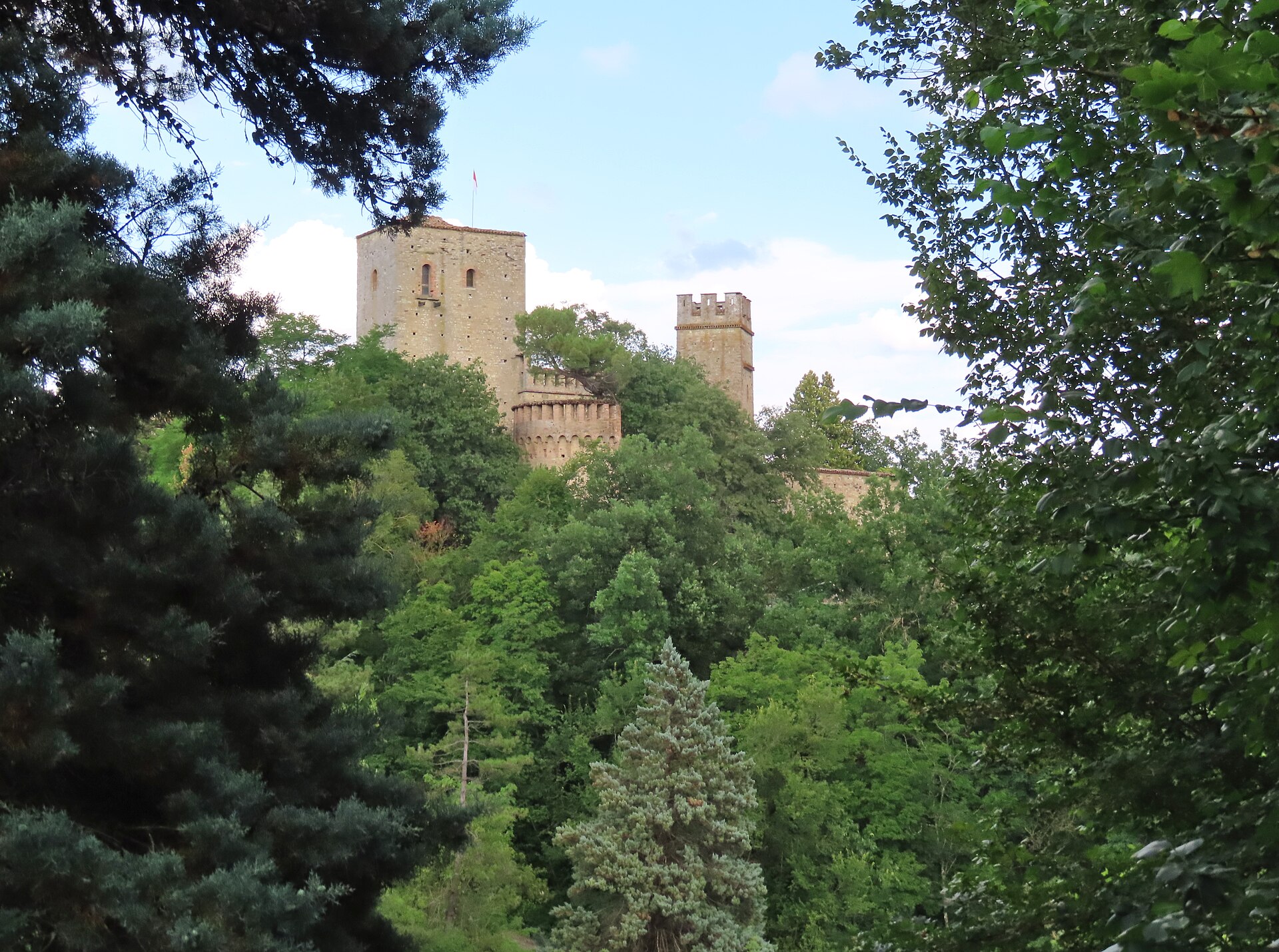 Gropparello Castle — via Wikimedia Commons