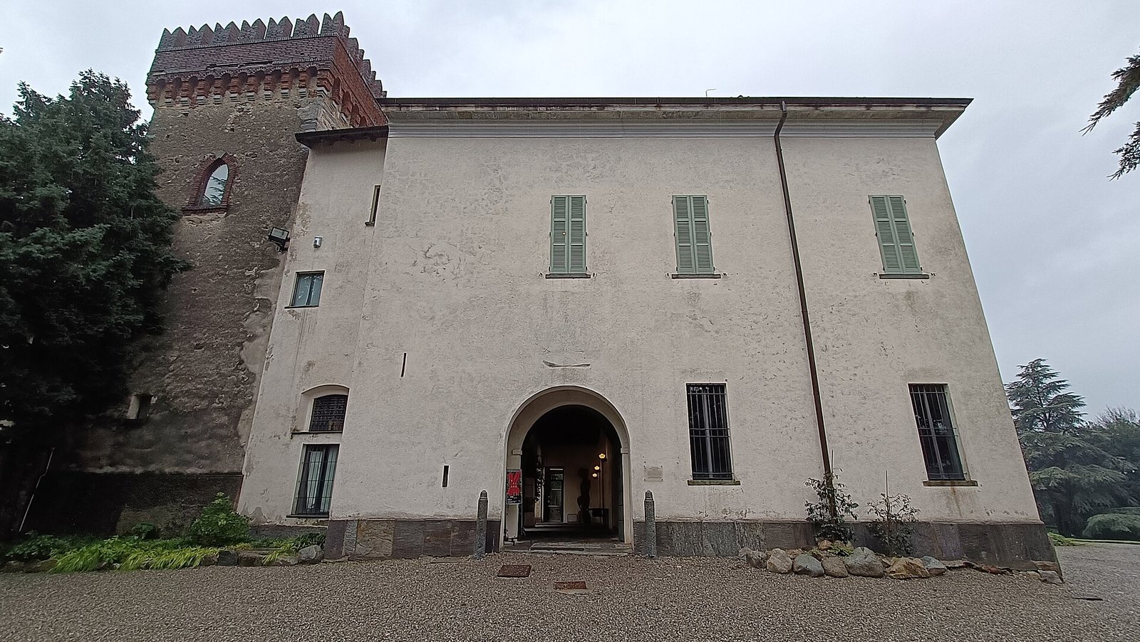 Masnago Castle — via Wikimedia Commons Masnago Castle — via Wikimedia Commons
