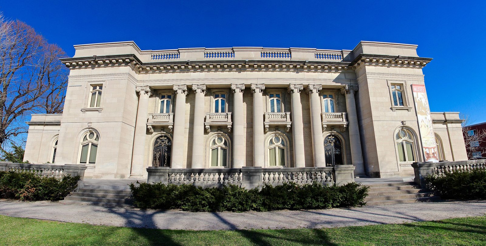 Château Dufresne — view