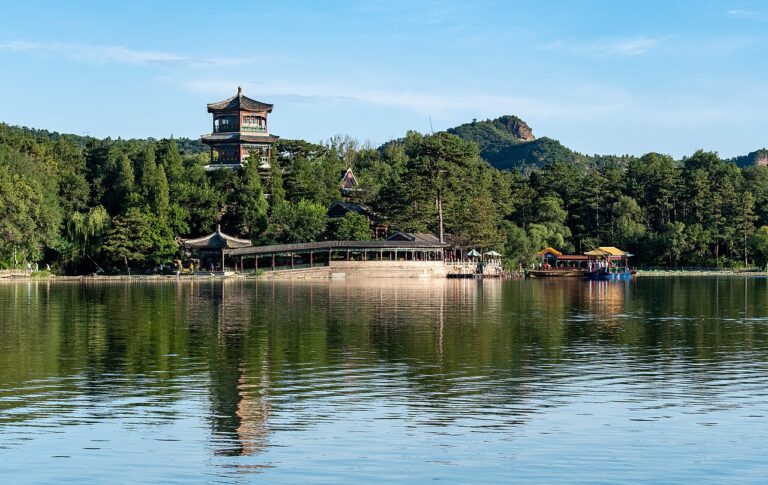 Chengde Mountain Resort & Outlying Temples: Guide