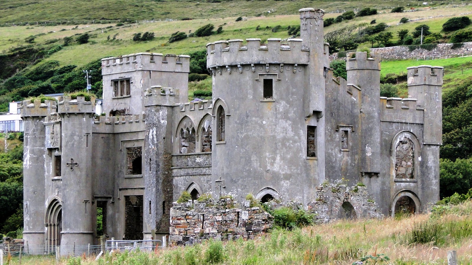 Clifden Castle — view