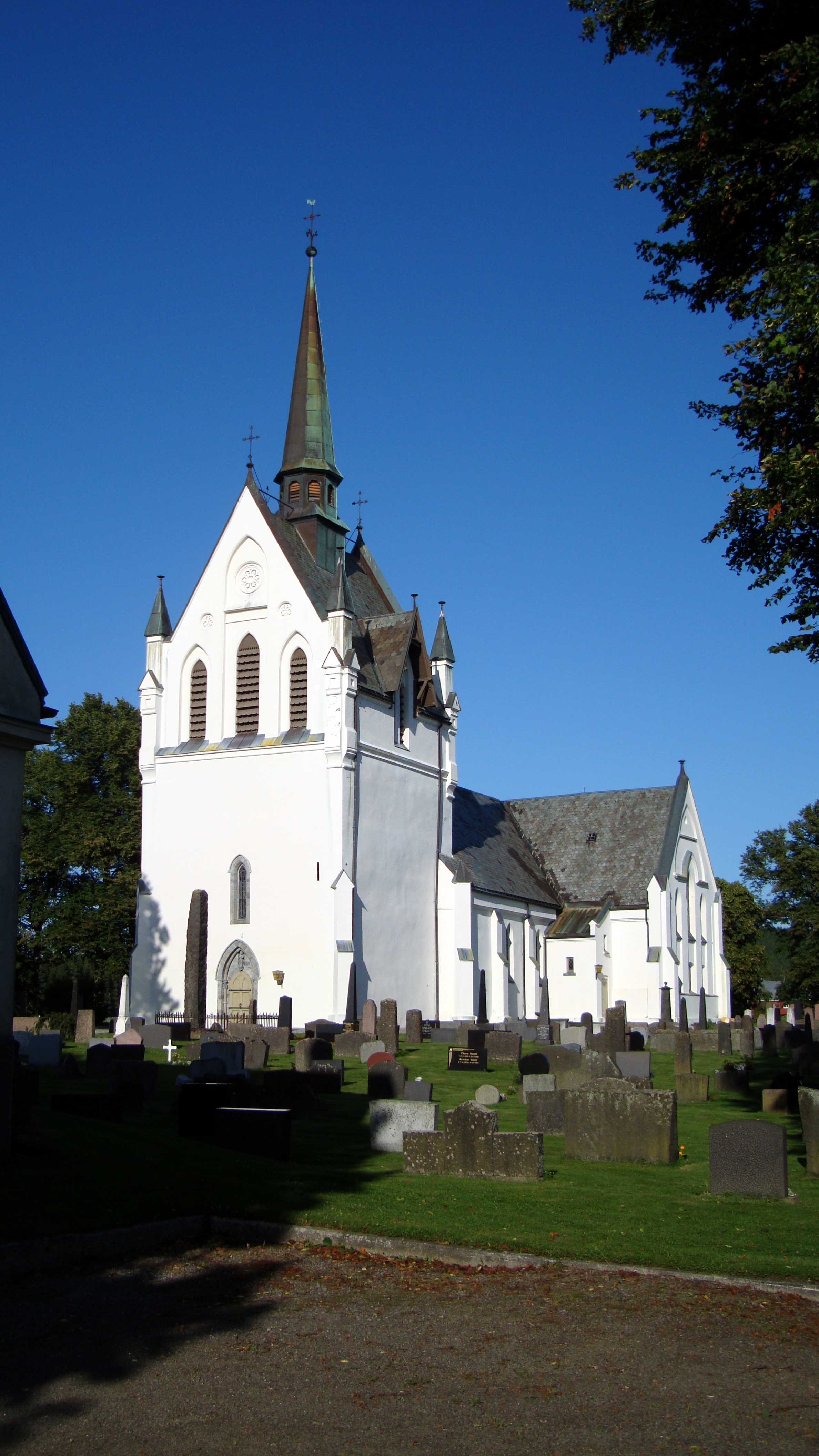 Eidsberg Church — view