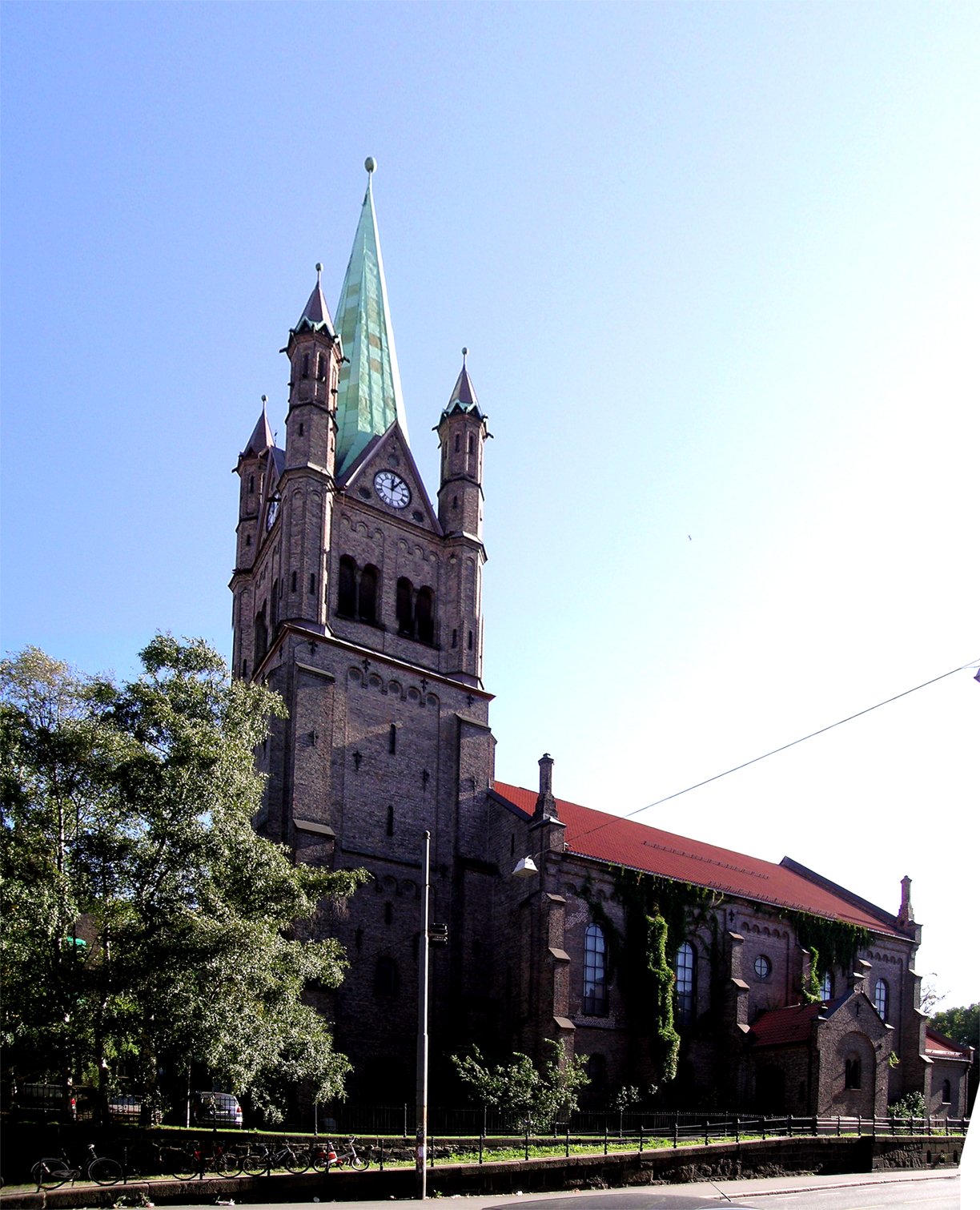 Grønland Church — view
