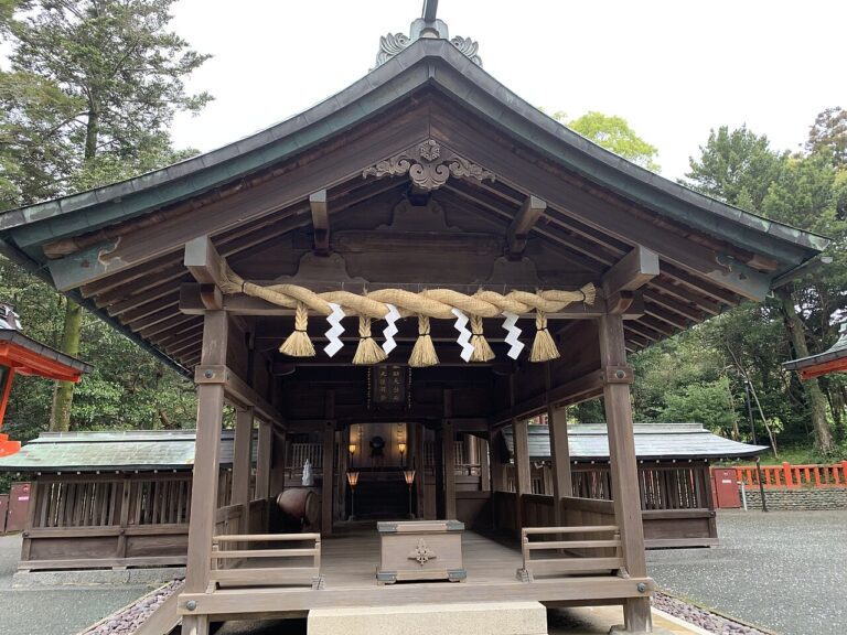 Okinoshima Sacred Island & Munakata Shrines: Guide