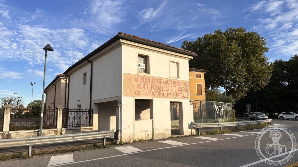 A Painted Fascist-Era Slogan on a Sports Building in San Lazzaro, Treviso – Virtual Tour 360°
