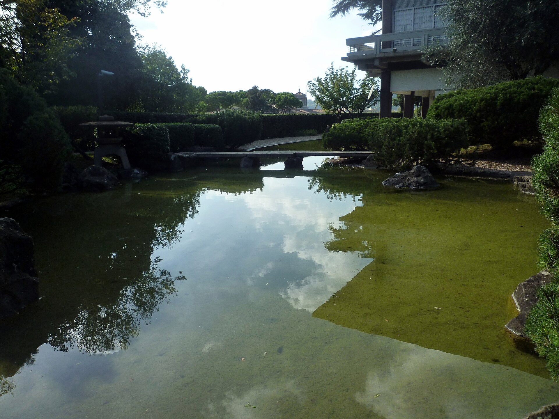 Japanese cultural institute — via Wikimedia Commons