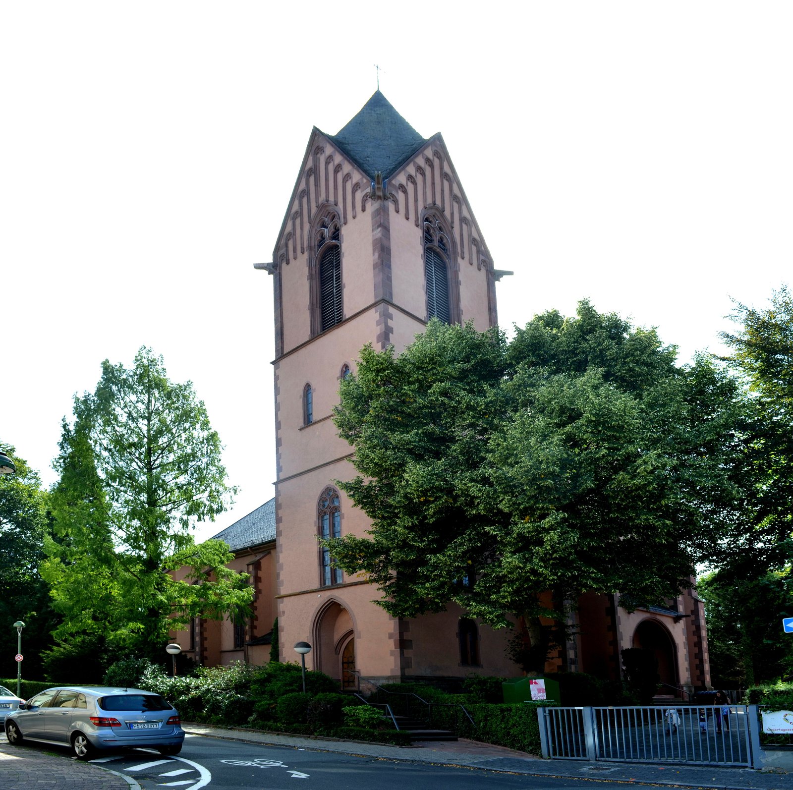 Herz Jesu Oberrad — view
