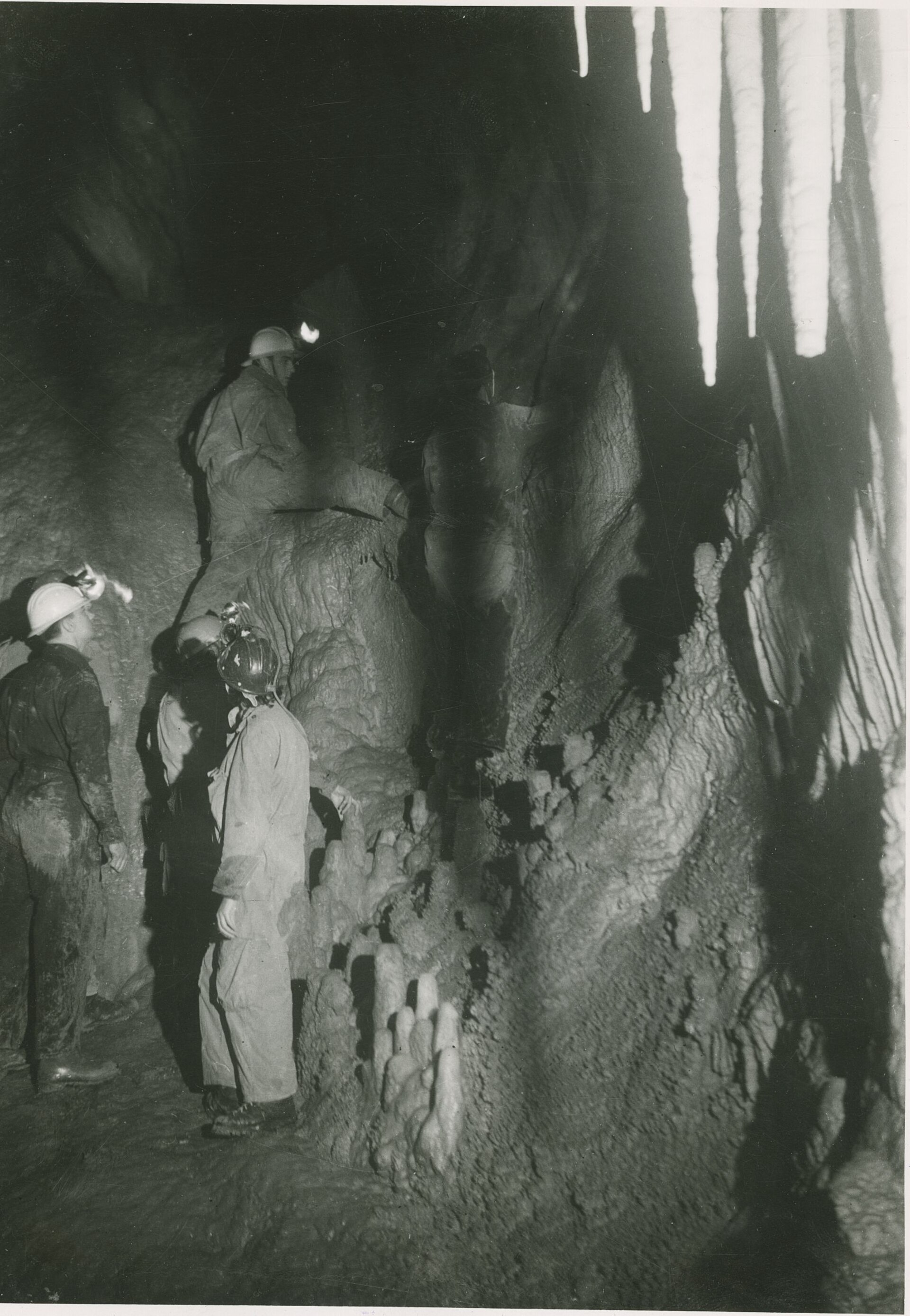 Bossa Caves — via Wikimedia Commons