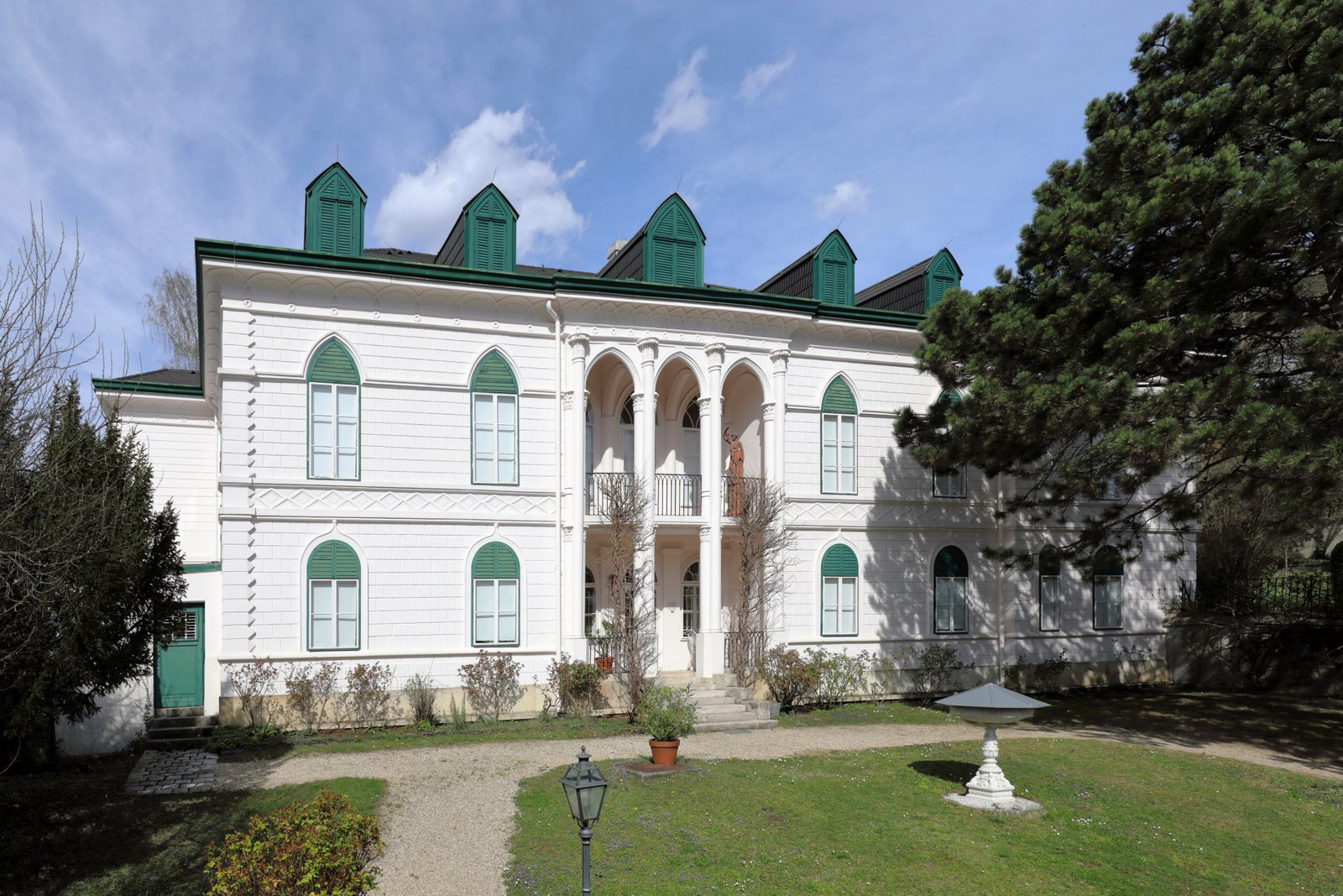 Geymüllerschlössel — view