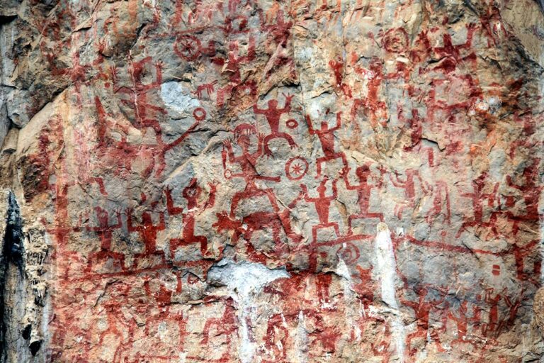 Zuojiang Huashan Rock Art Landscape: Travel Guide