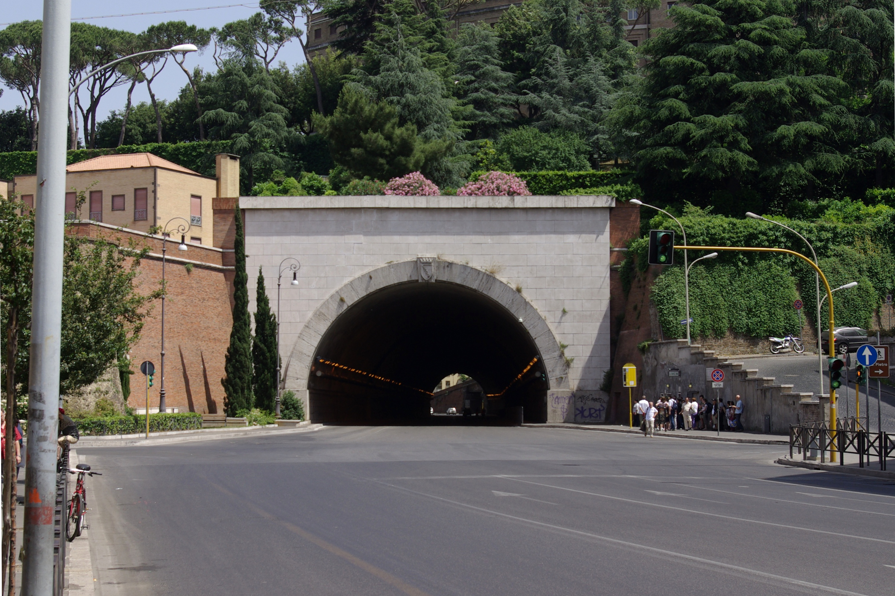 Galleria Pasa, Rome: Bazzani's Urban Tunnel (1938–1940)