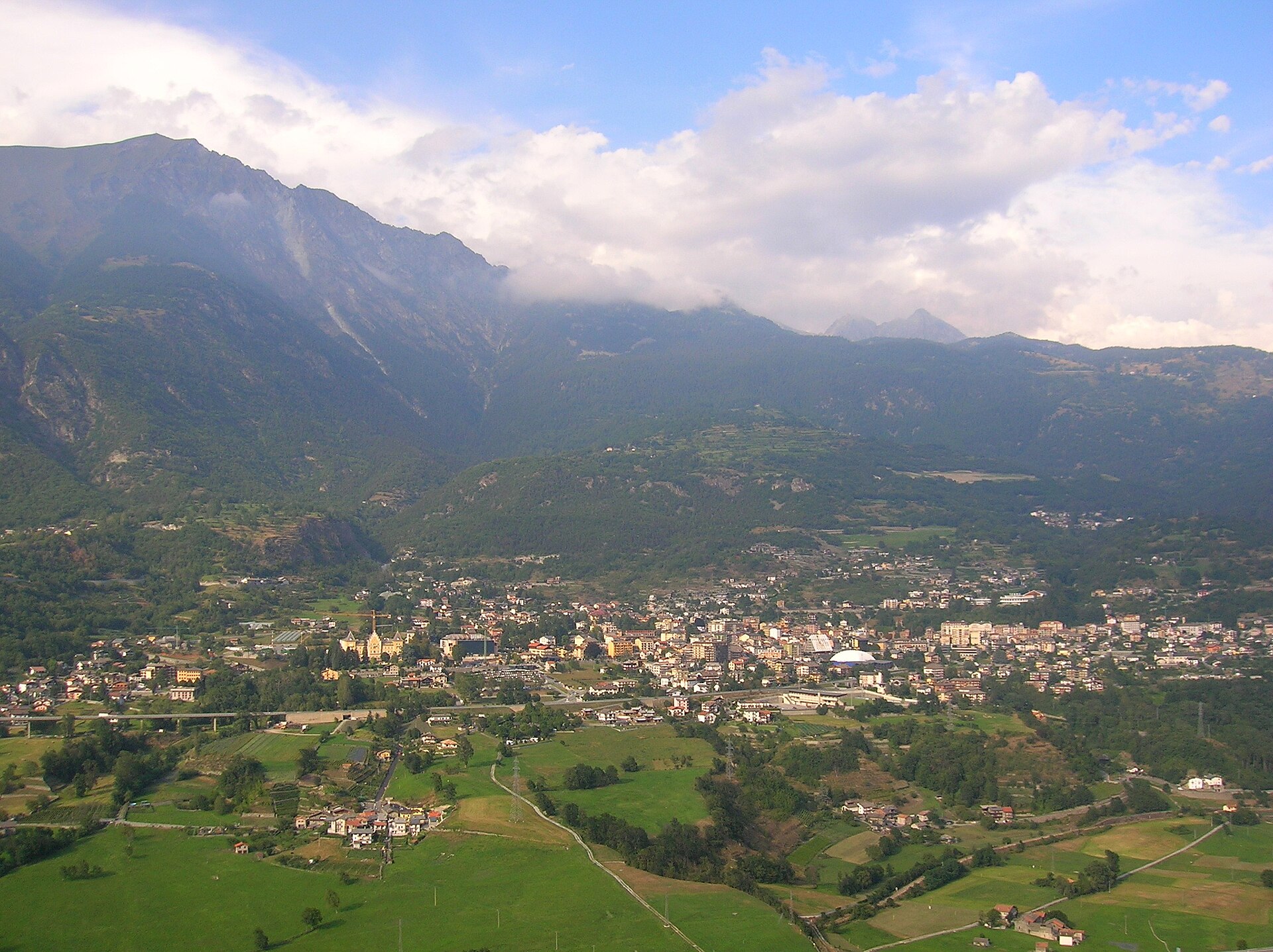 Saint-Vincent — via Wikimedia Commons