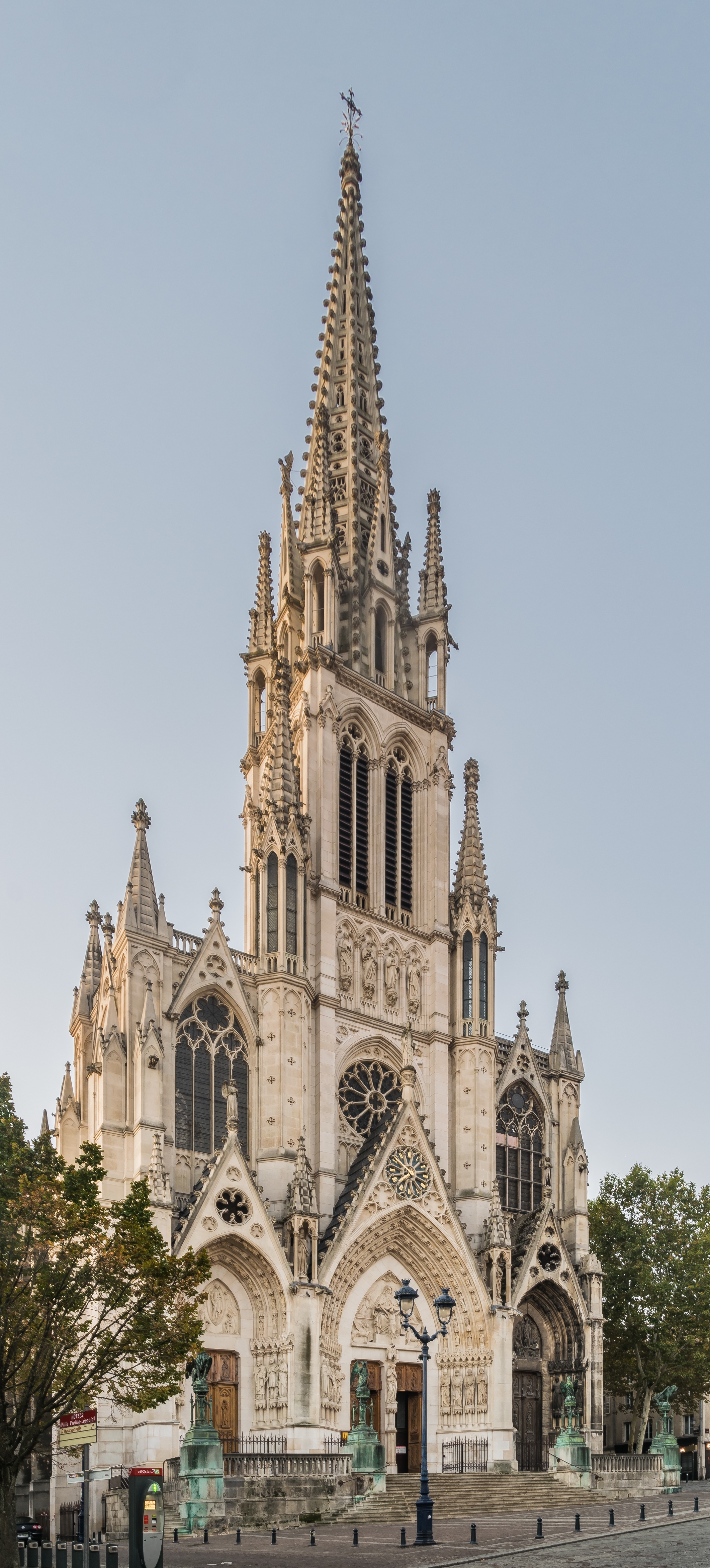 Saint-Epvre Basilica — view