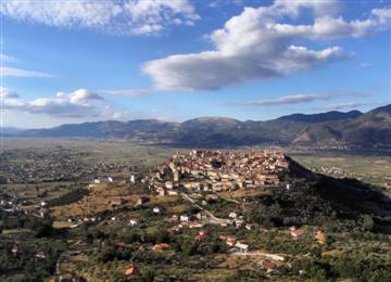 Teggiano — via Wikimedia Commons